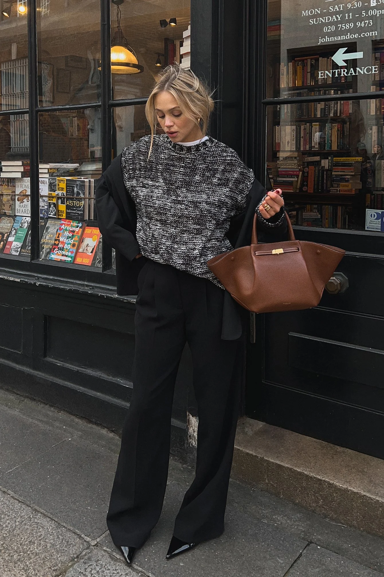 Hochgeschnittener Melange-Strickpullover