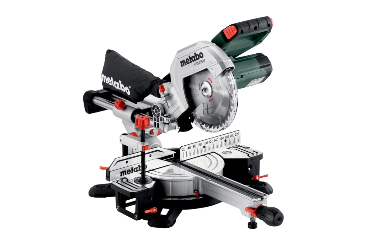 Metabo 613216000 KGS 216 M Gérvágó fűrész húzó funkcióval