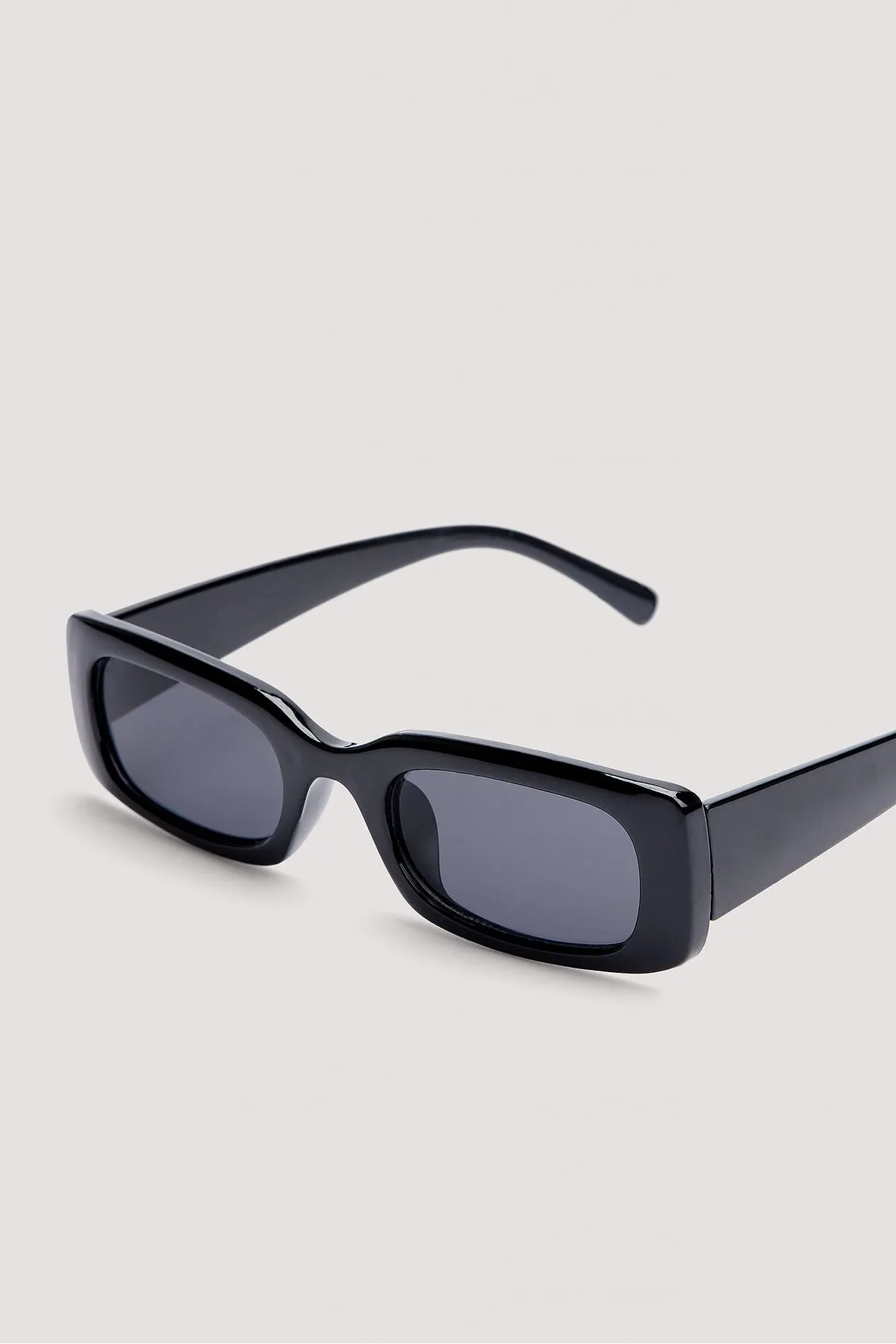 NA-KD  Breite recycelte Sonnenbrille im Retro-Look