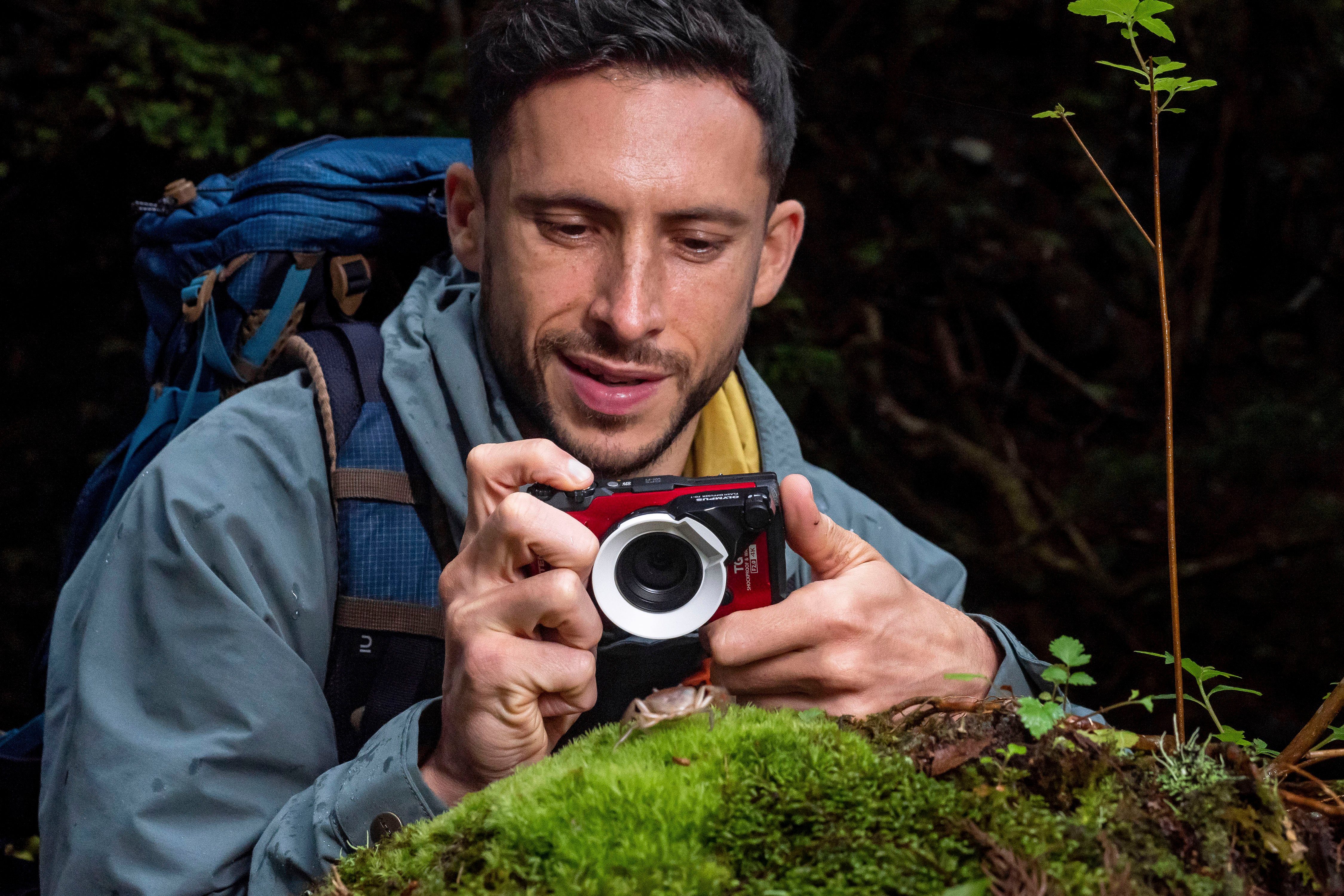 Olympus Tough TG-7 Kompaktkamera (12 MP, 4x opt. Zoom, Bluetooth, WLAN (Wi-Fi)