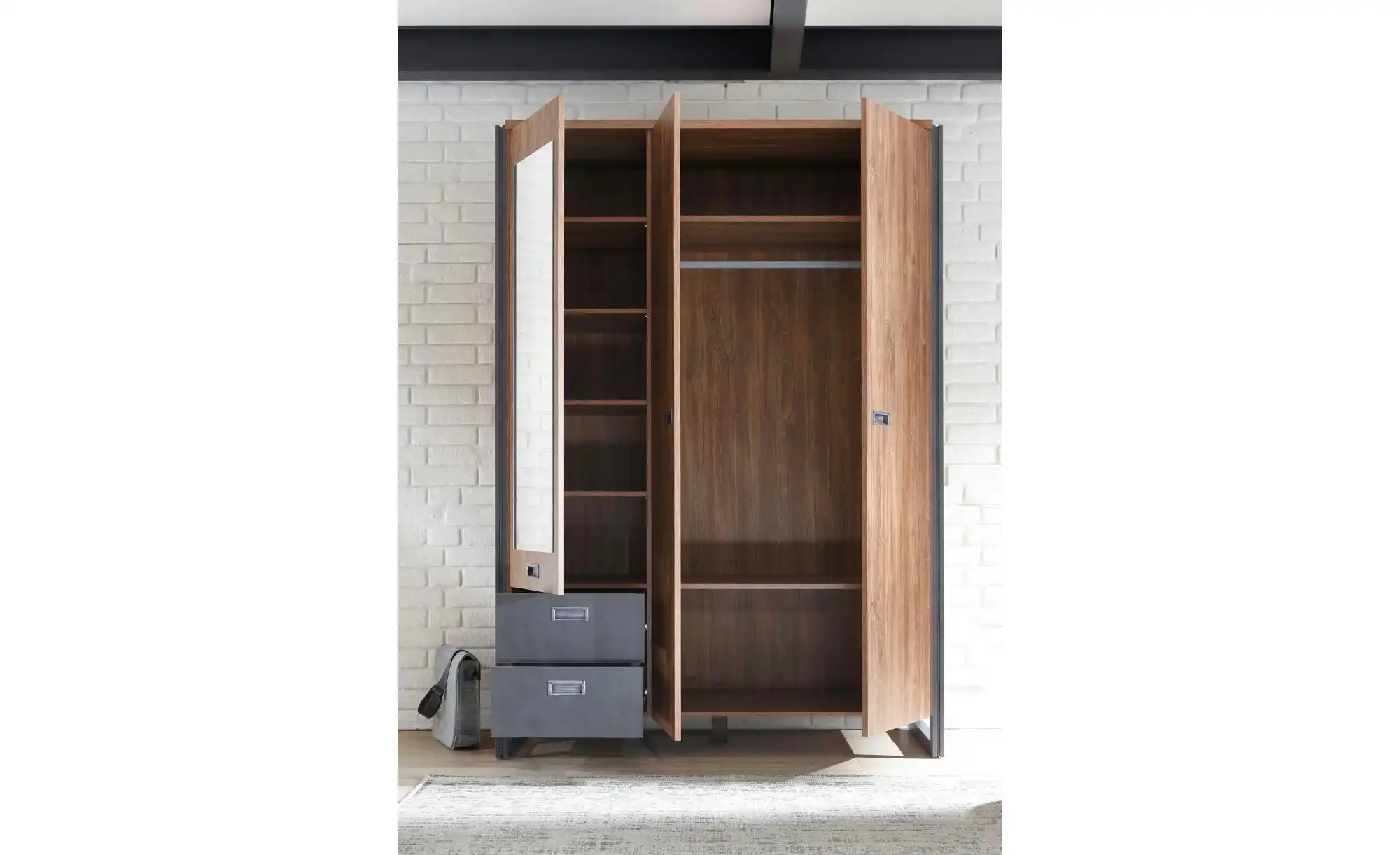 Kleiderschrank