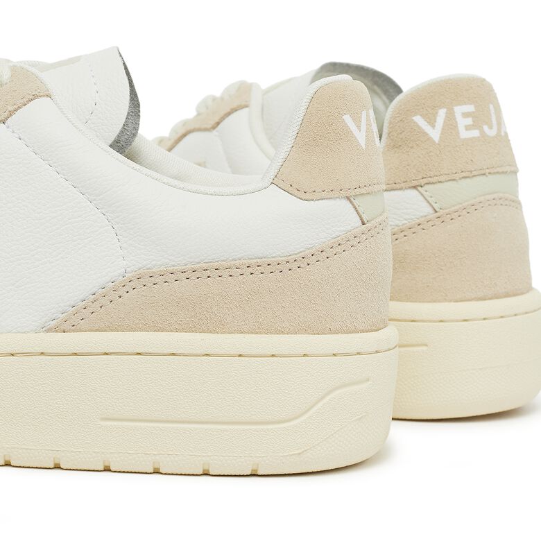Veja V-90 Leather extra-white pierre