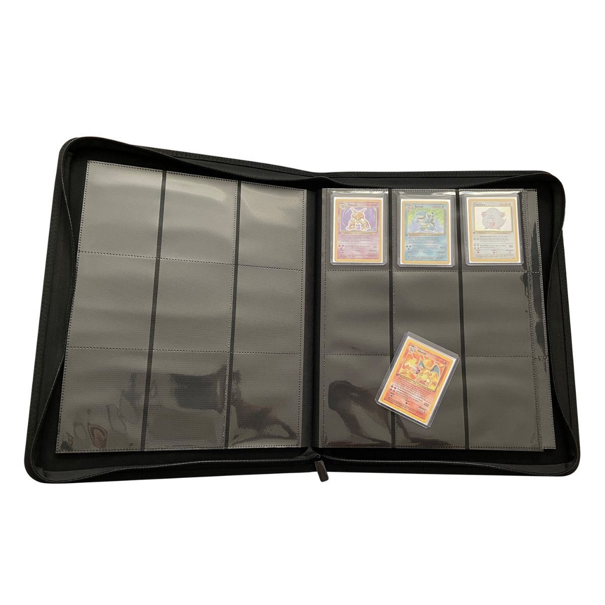 Johtomarket Sammelkoffer Schlichter Toploader Binder - 216 Sammelkarten auf 12 Seiten, Logofrei, Reißverschluss, gepolstert, schwarz, 12 Fächer, 216 Sammelkarten