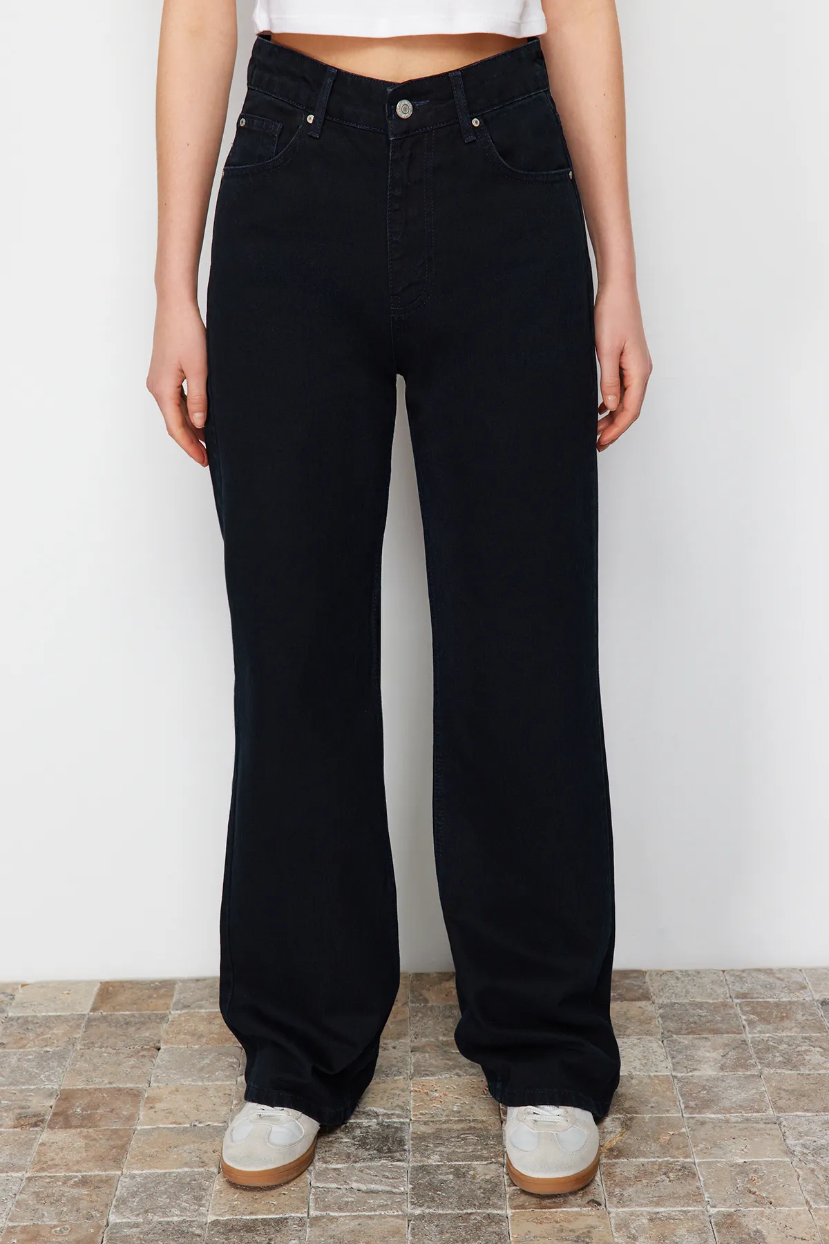 Trendyol Collection  Mitternachtsblaue Jeans mit hoher Taille und weitem Bein TWOSS24JE00305