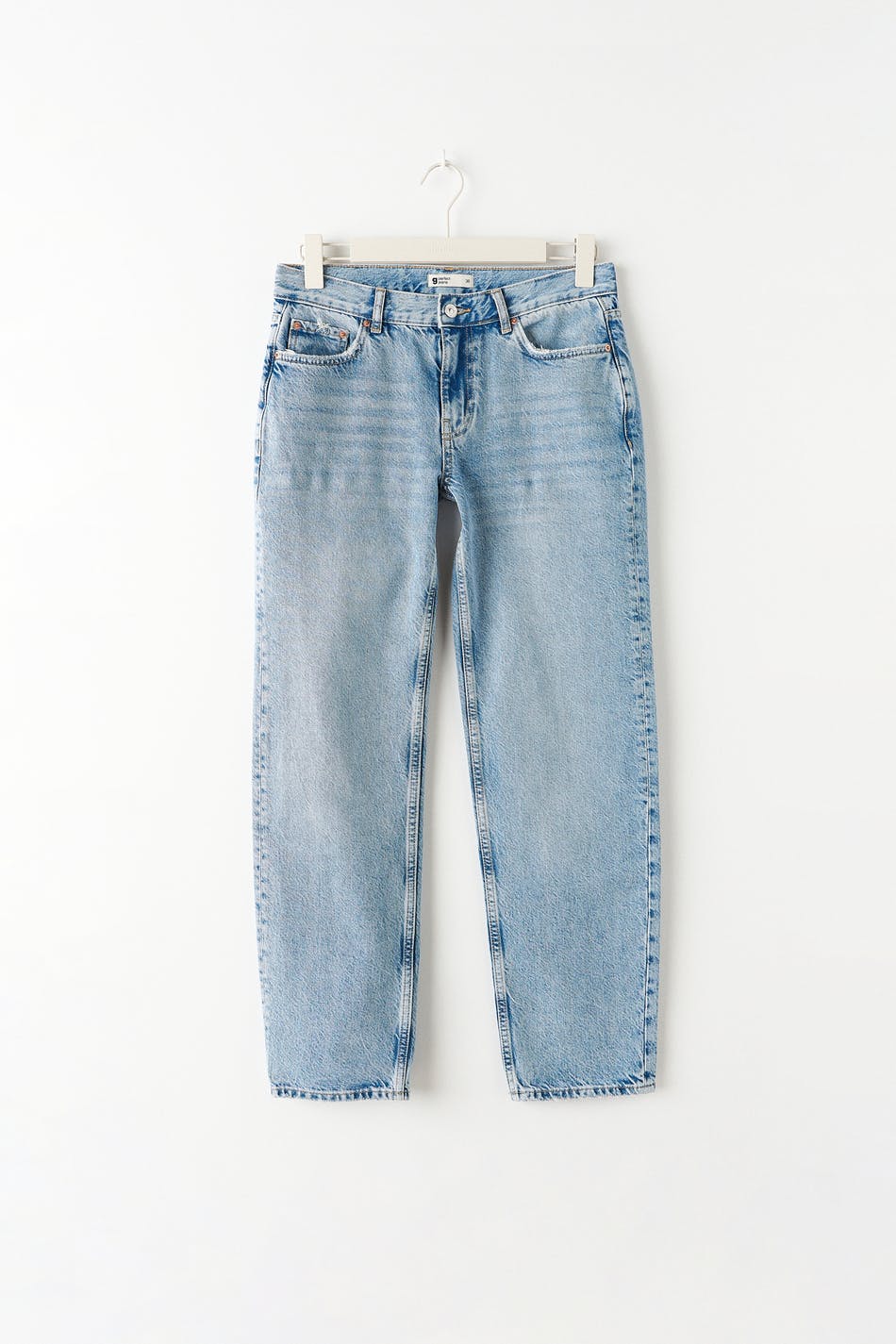 Low straight petite jeans