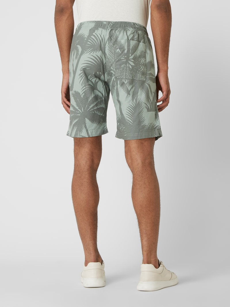 Shorts mit floralem Allover-Muster in lindgrün