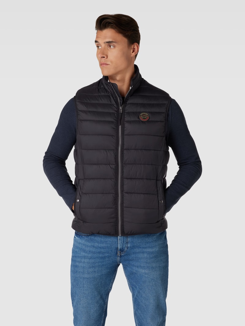 Steppweste mit Label-Patch in schwarz