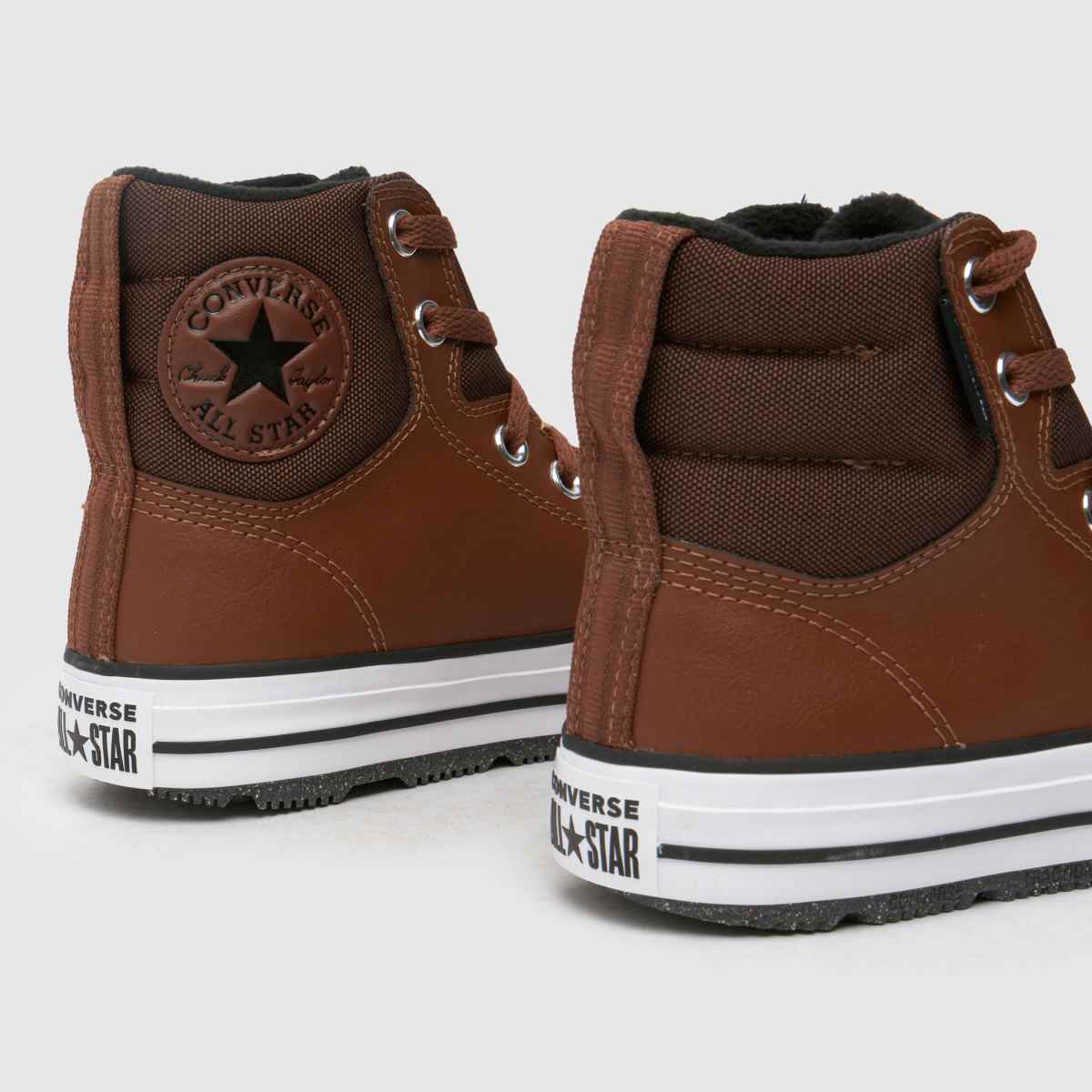 Converse bruna och svarta All Star Berkshire pojkar ungdomsskor
