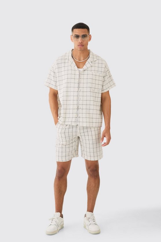 Kastiges strukturiertes Karohemd und Shorts