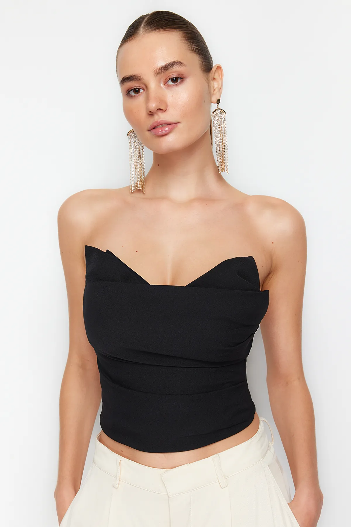 Trendyol Collection  Schwarzes, bauchfreies, gewebtes Bustier TPRSS24BS00010