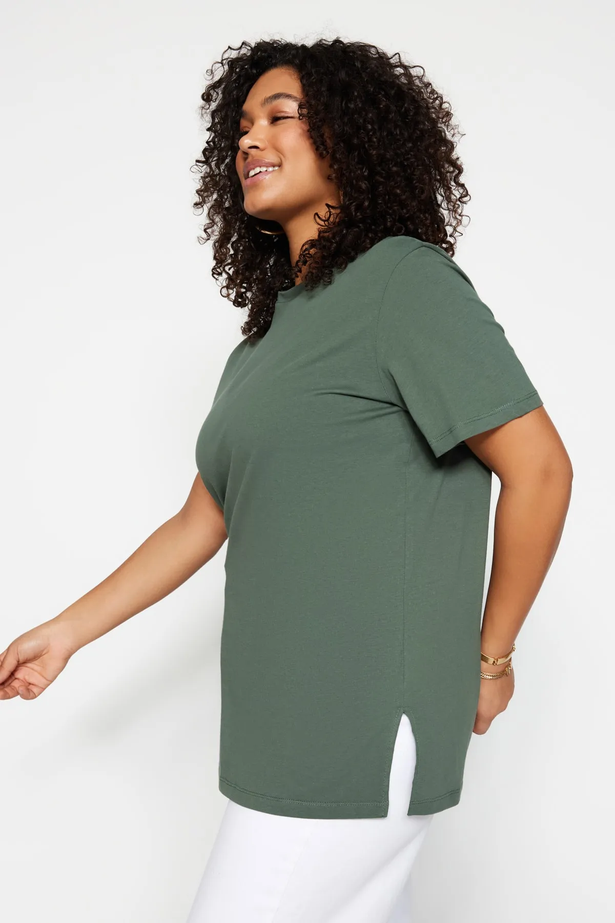 Trendyol Curve  Dunkles Mintgrünes Boyfriend-Strick-T-Shirt mit Rundhalsausschnitt und Schlitz TBBSS22BF0031
