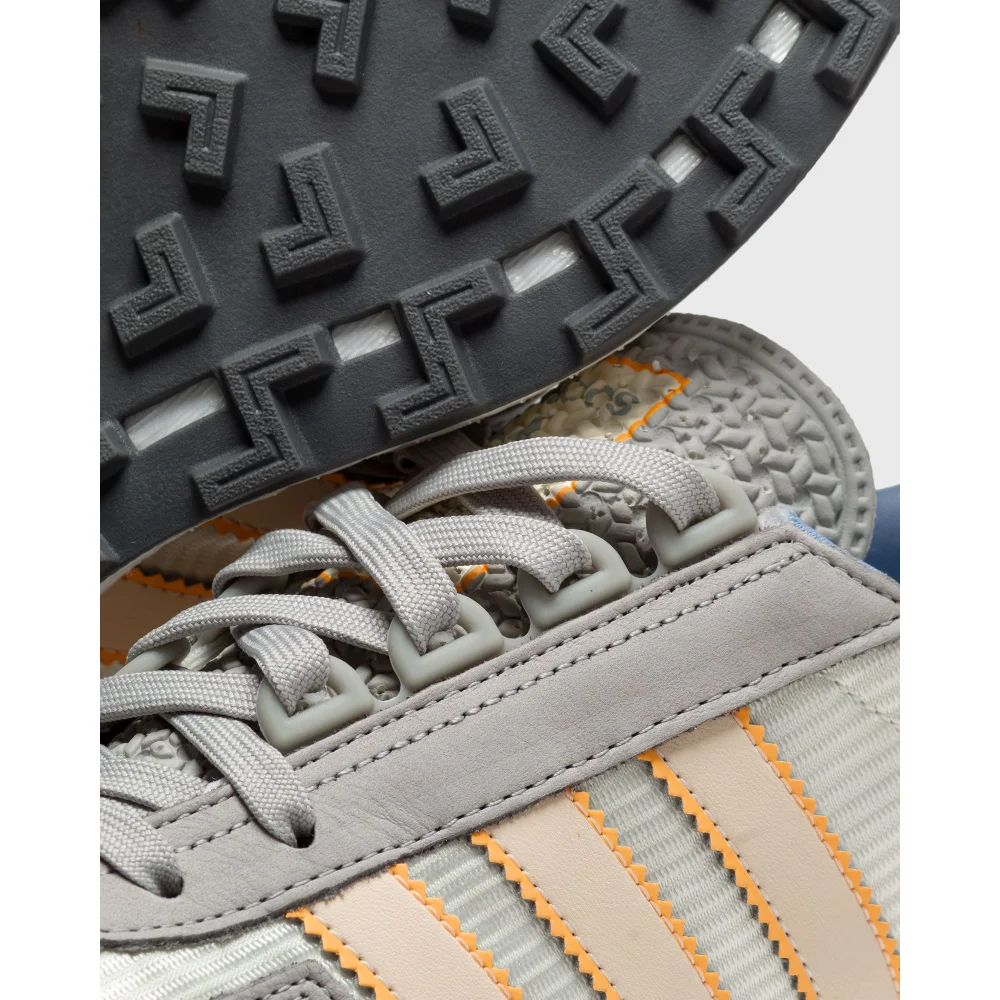 adidas Retropy E5 HQ1888 / weiss