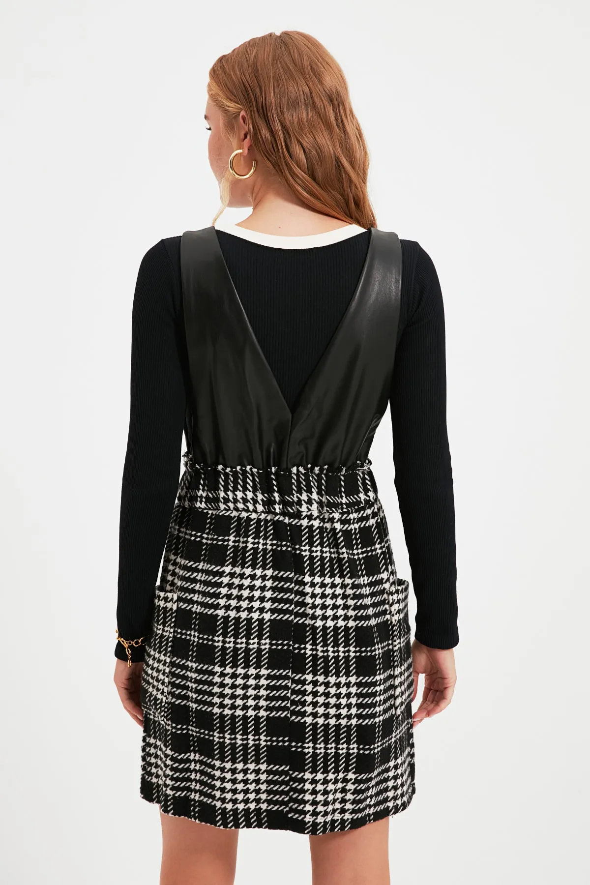 Trendyol Collection  Schwarzes kariertes Gilet-Webkleid TWOAW21EL0206