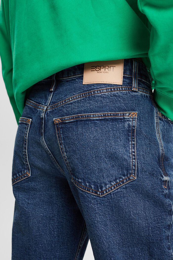 Gerade, konische Jeans mit mittelhohem Bund
