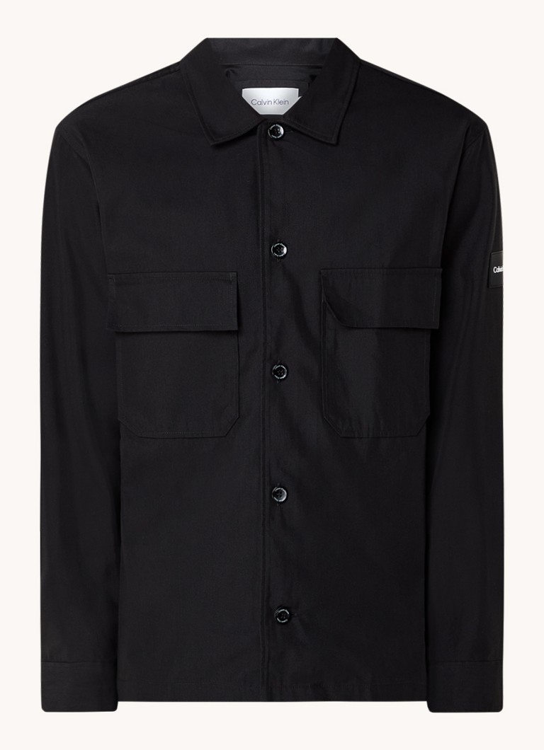 Camicia-giacca Calvin Klein dalla vestibilità classica con tasche sul petto.