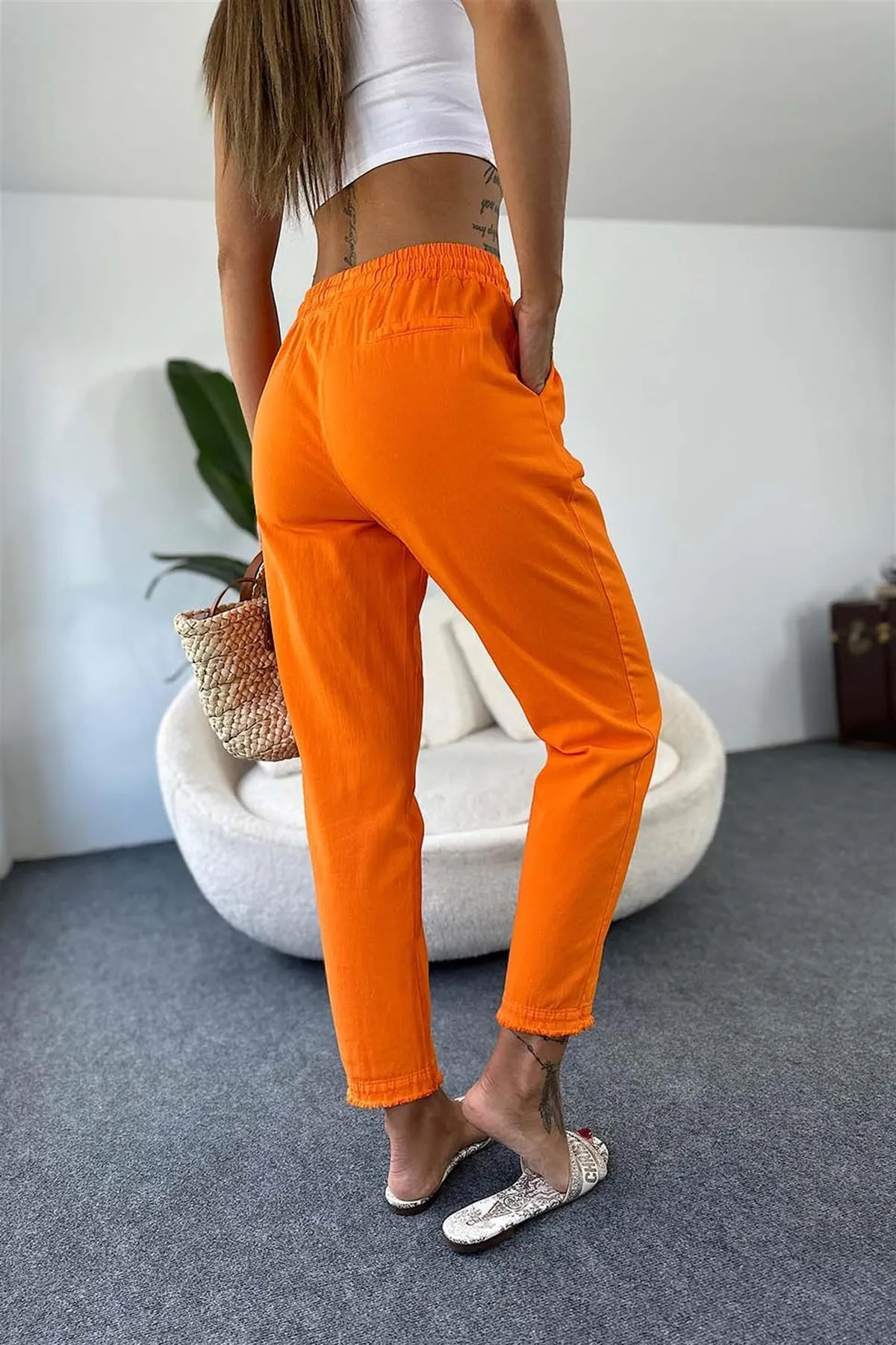 Laluvia  Gefärbte Gabardine-Hose mit Quastendetail