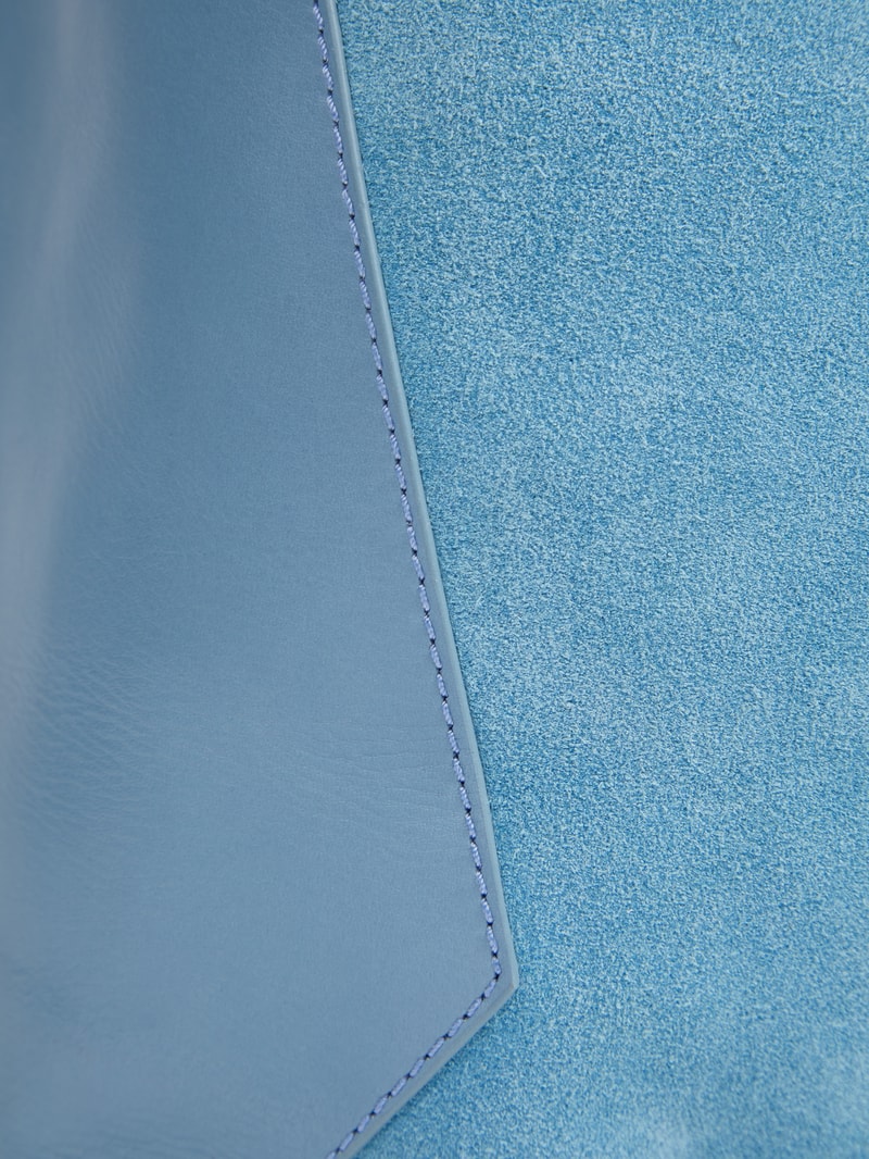 Hobo Bag aus Leder in ozean blau