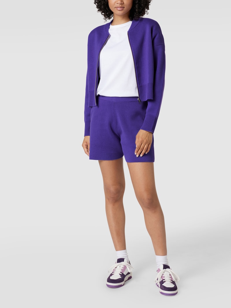Shorts in Strick-Optik in lila