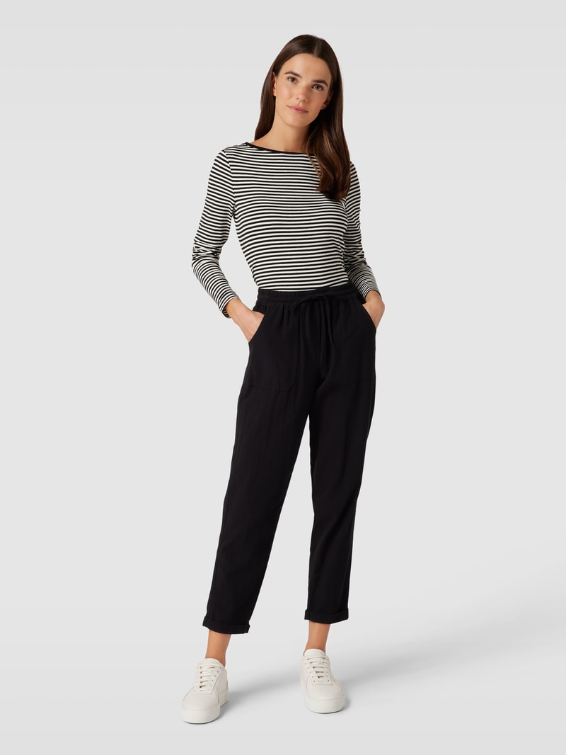 Longsleeve mit Streifenmuster und U-Boot-Ausschnitt in schwarz