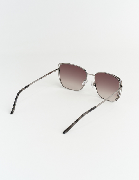 Sonnenbrille im Retrolook