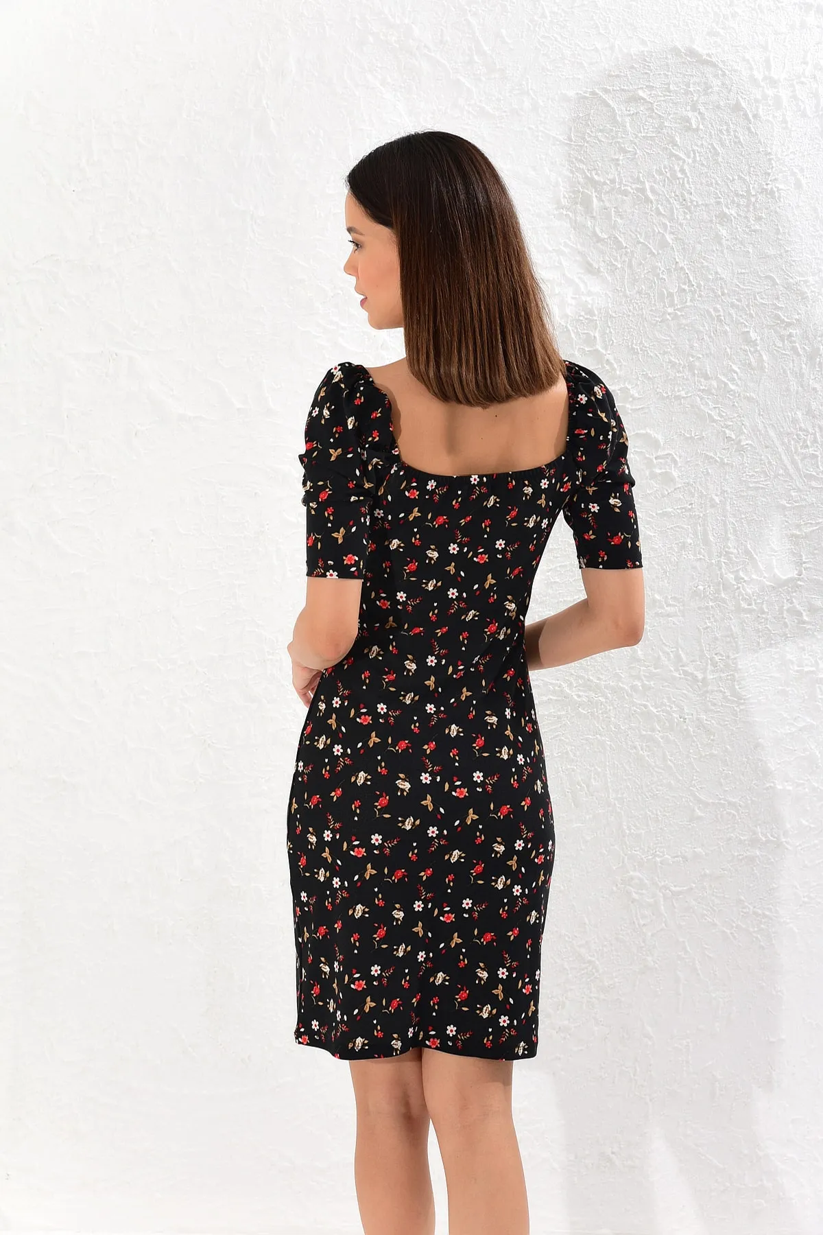 Cool & Sexy  Schwarzes Damenkleid mit Ballonärmeln und quadratischem Kragen Yİ1809