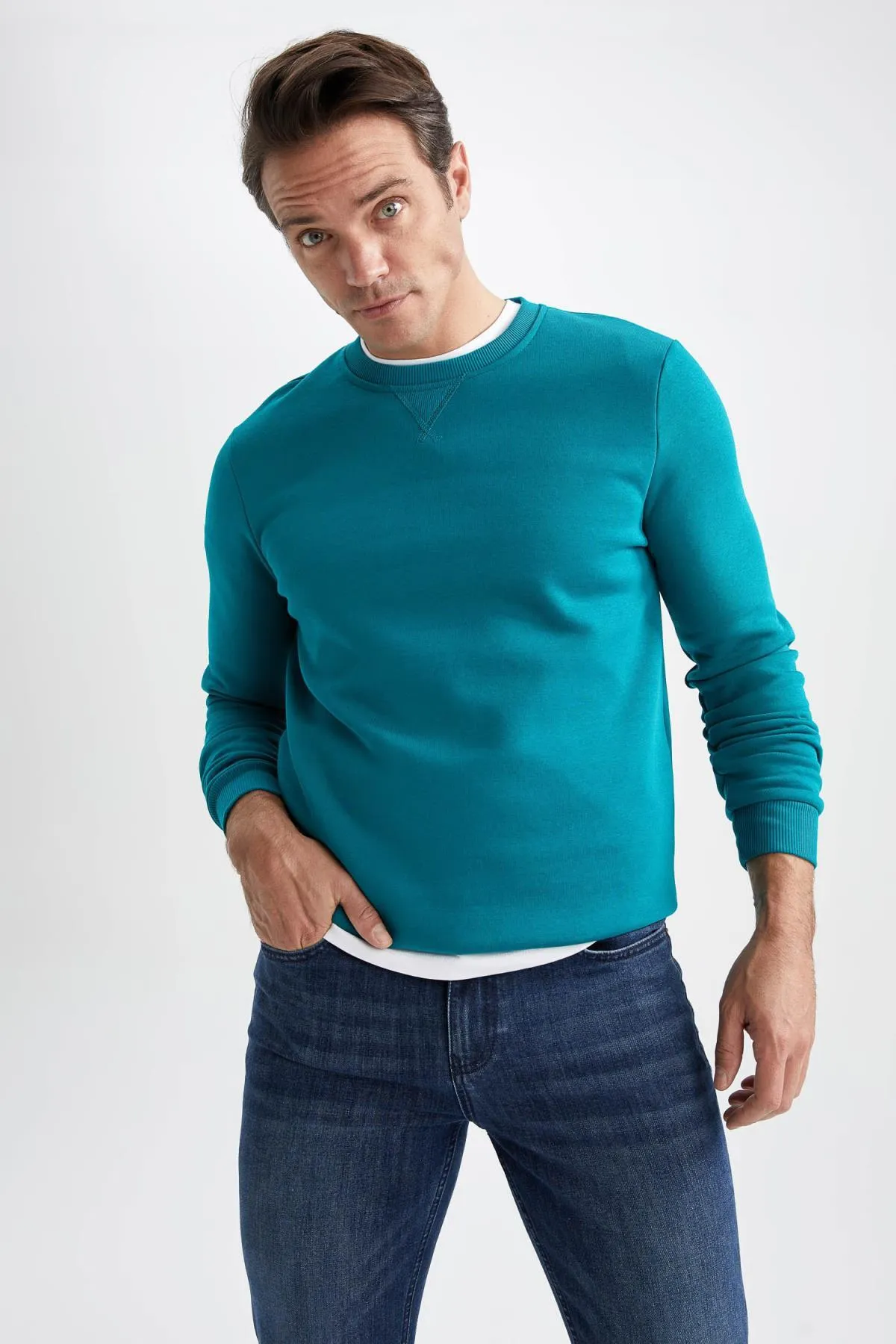 DeFacto  Basic-Sweatshirt aus Baumwolle mit normaler Passform und Rundhalsausschnitt