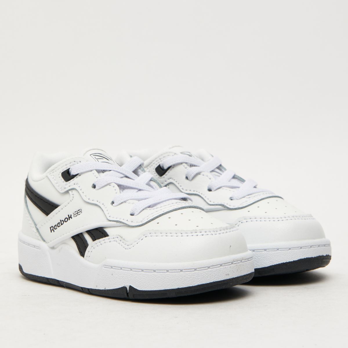 Reebok vita och svarta bb 4000 ii småbarnsskor