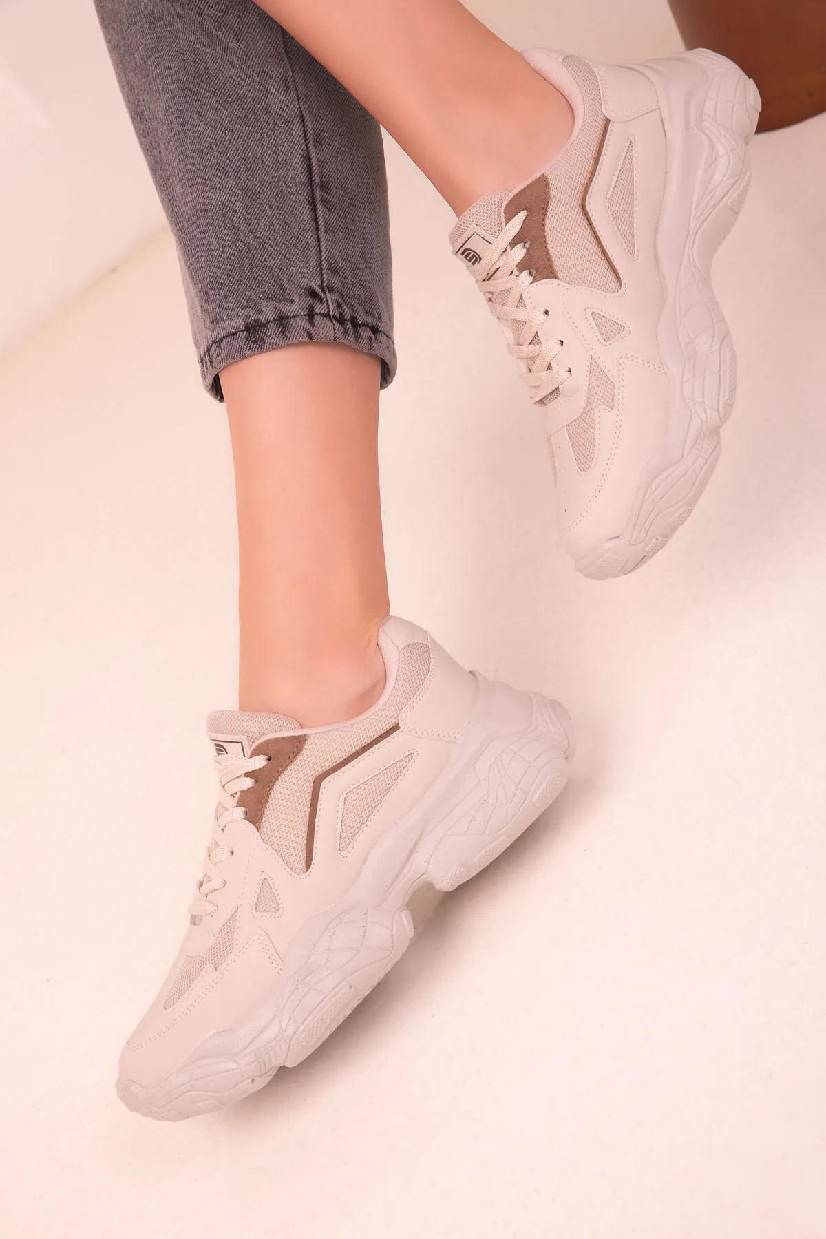 SOHO  Beige-braune Damen Sneakers 18148