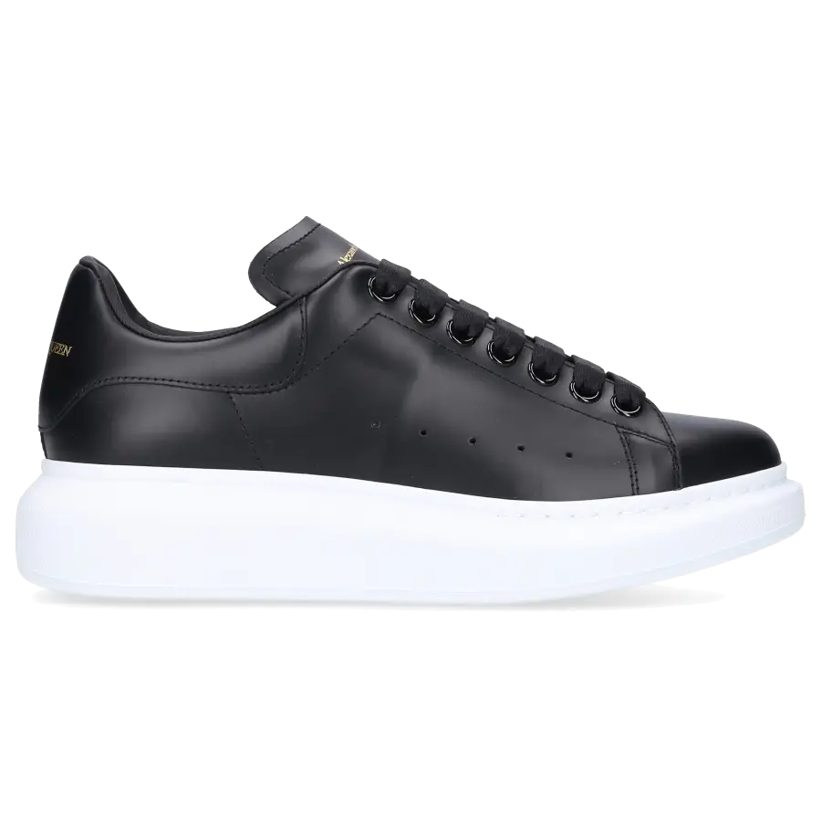 Alexander McQueen - Sneaker low LARRY Kalbsleder - schwarz