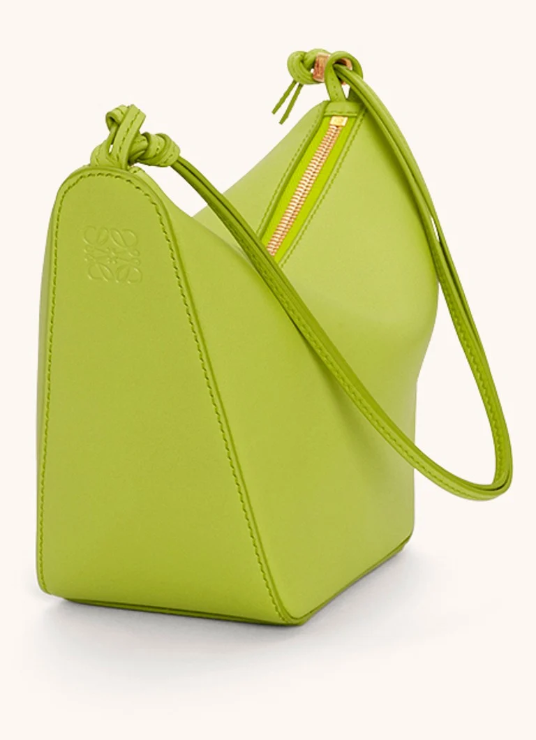 LOEWE Hammock Hobo plecu soma no teļādas
