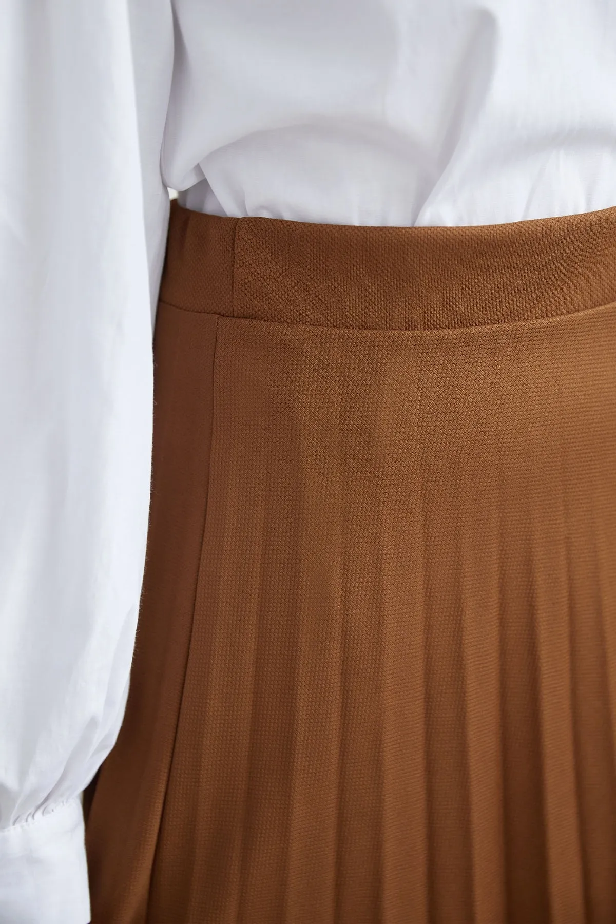 InStyle  Luisa Taillen-elastischer Faltenrock – Hellbraun
