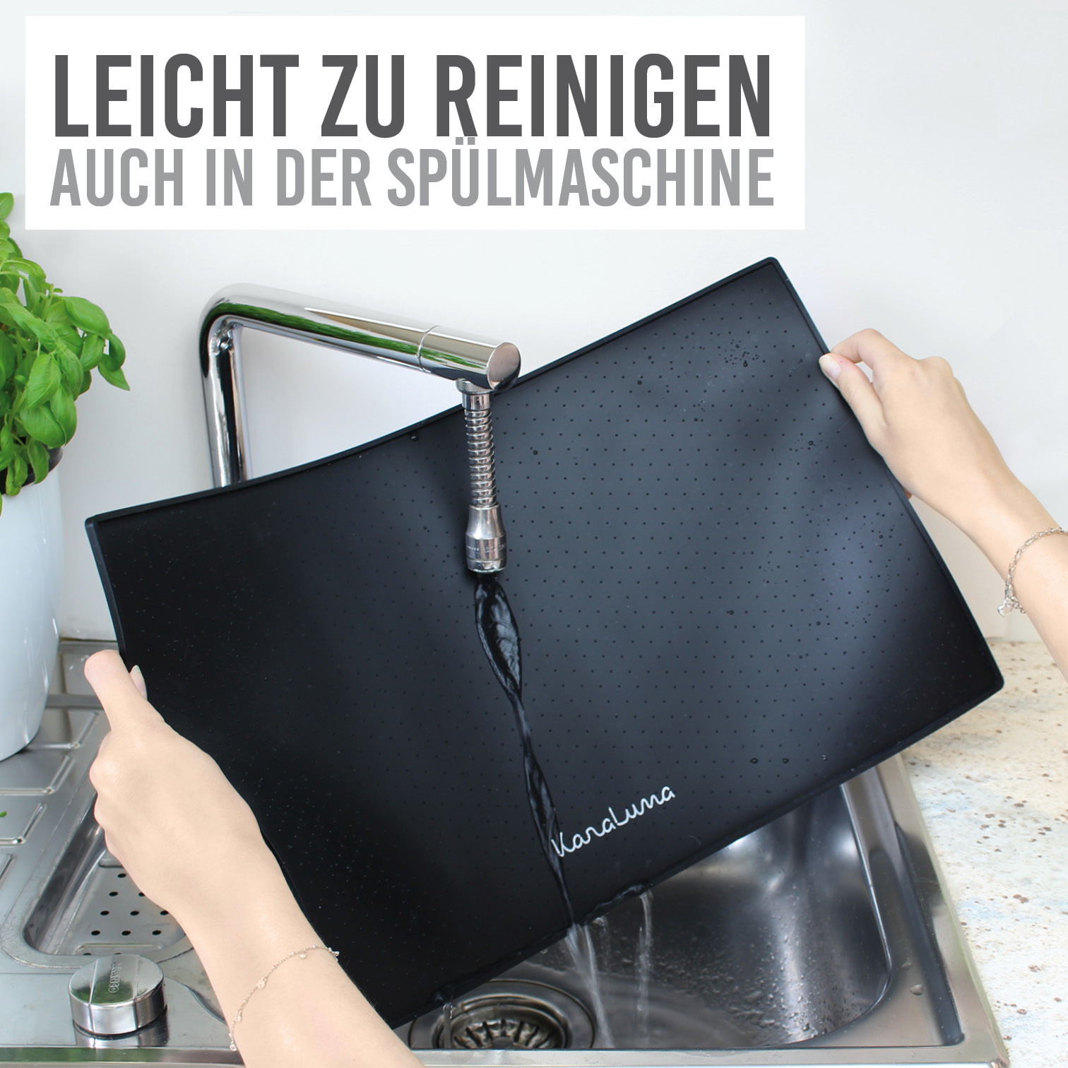 KaraLuna Futternäpfe KaraLuna Napfunterlage aus Silikon 48x30 cm geschwungen schwarz