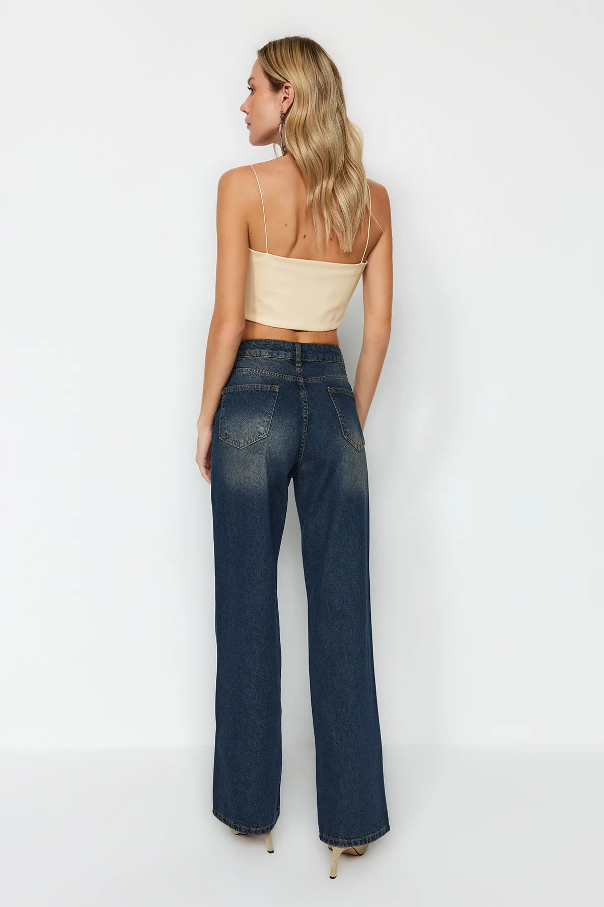Trendyol Collection  Dunkelblaue Jeans mit hoher Taille und weitem Bein TWOAW24JE00313