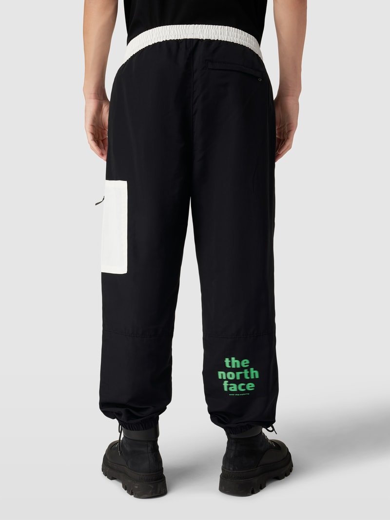 Hose mit Reißverschlusstasche Modell 'EASY PANT' in schwarz