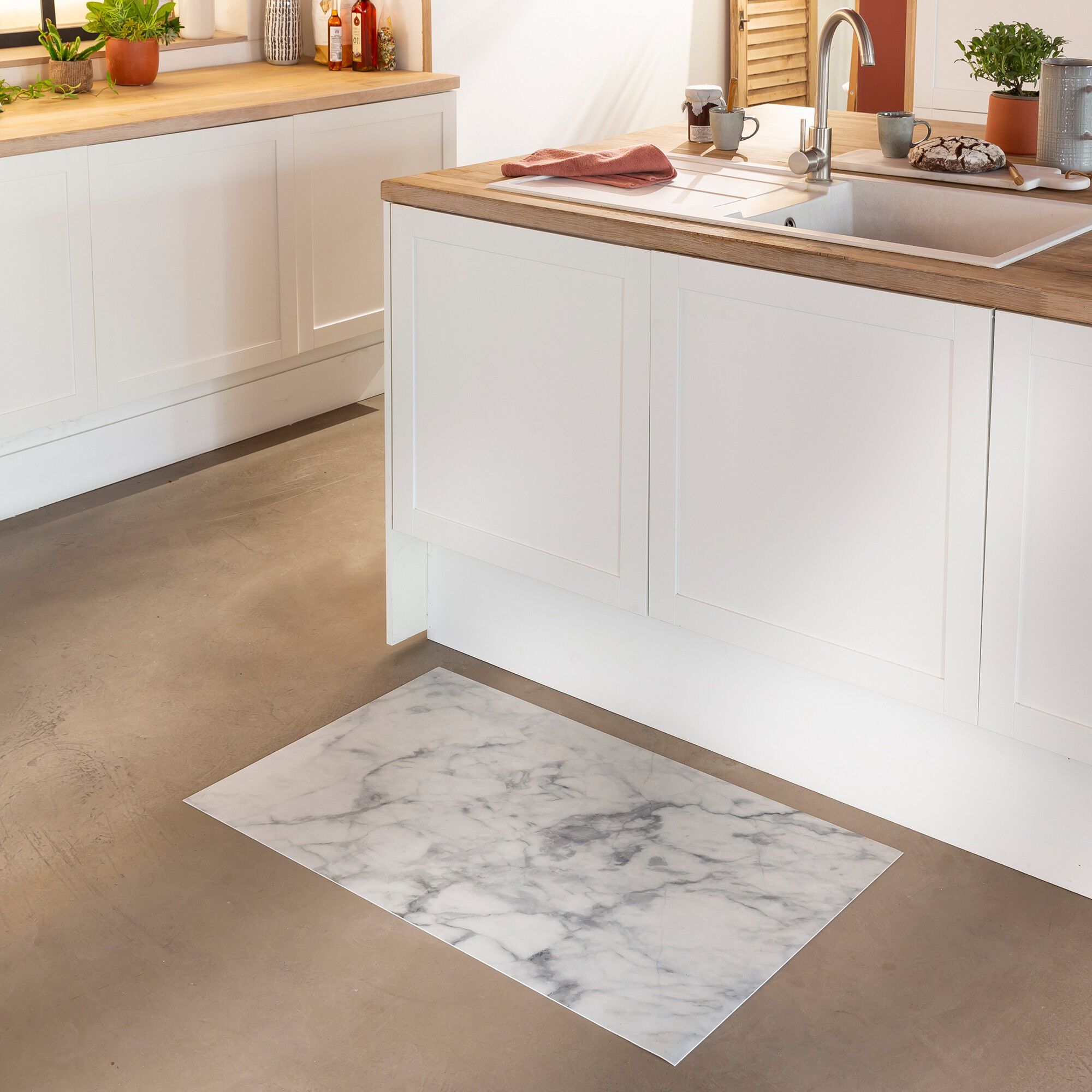 Tapis vinyle effet marbre blanc