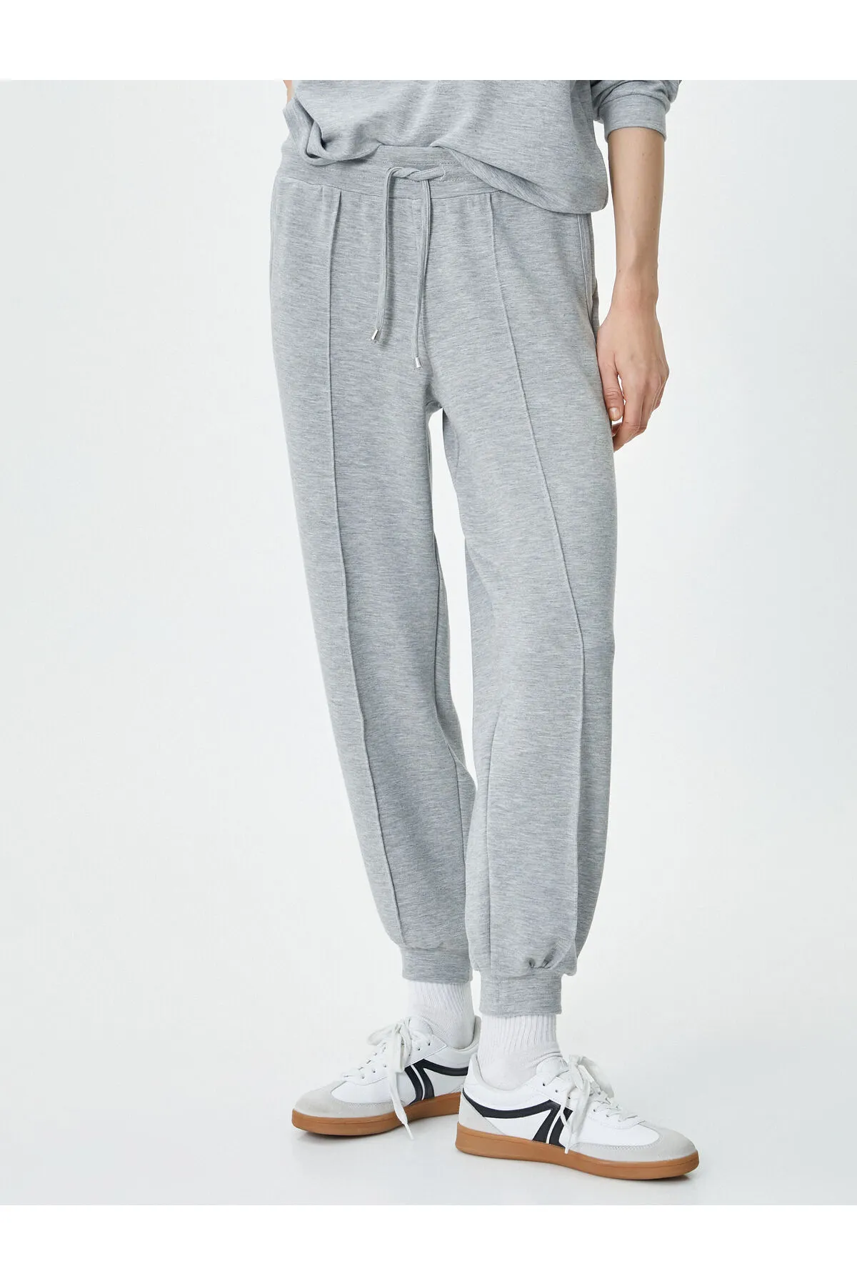 Koton  Jogger Sweatpants aus gerippter Viskose mit Schnürung in der Taille und Taschendetail