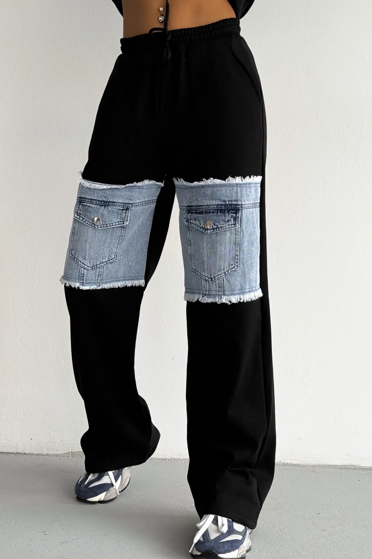 FEMELLE  Set aus Unterteil und Oberteil aus Denim-Jeans mit Streifen, Taschendetail und Kapuze