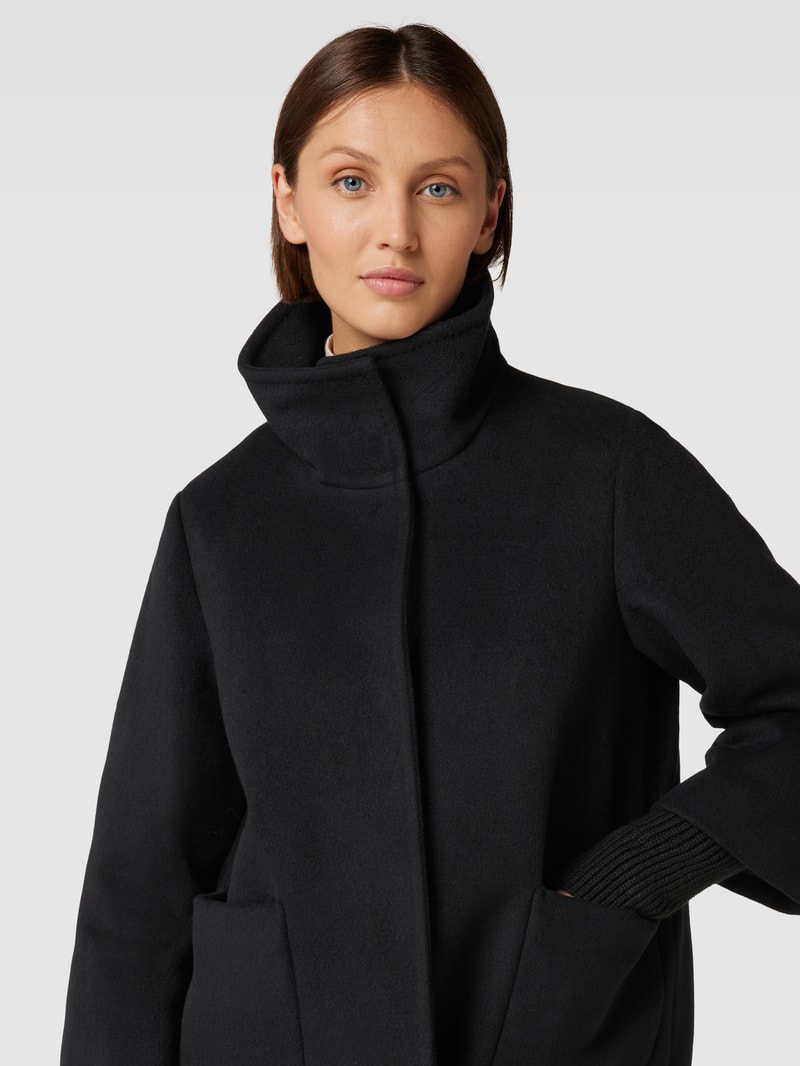 Jacke mit Stehkragen in schwarz