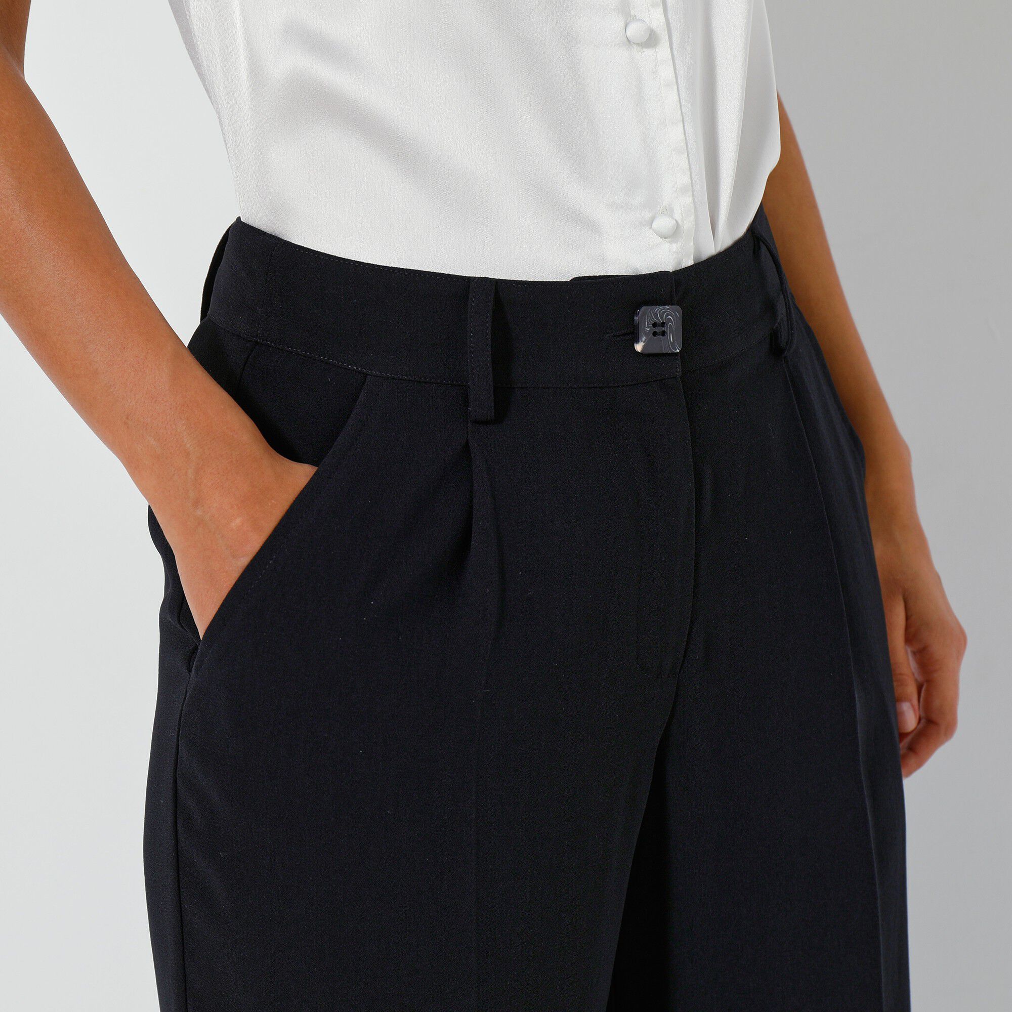 Pantalon droit large, crêpe