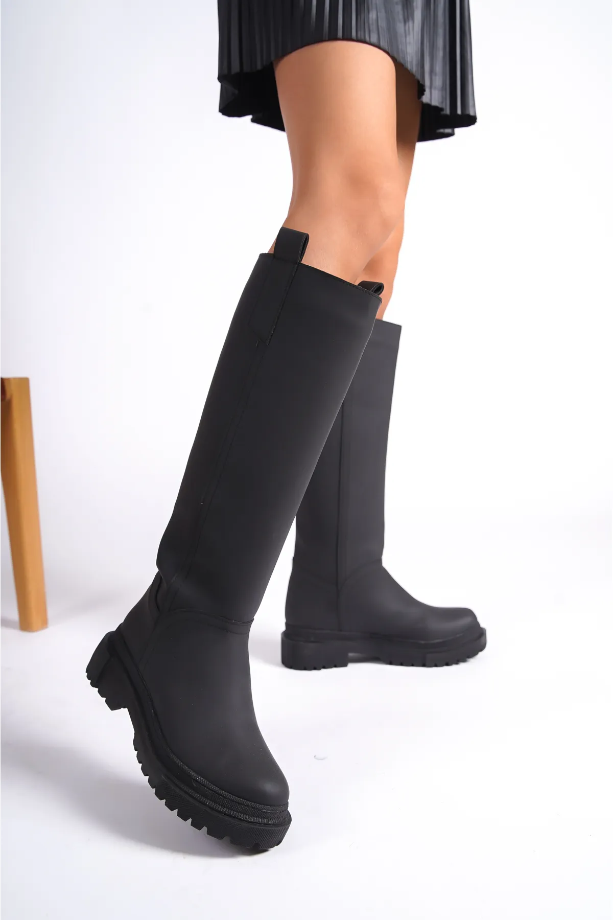 Capone Outfitters  Matte Trak-Sohlen-Damenstiefel