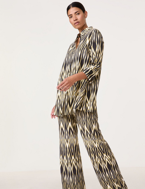 Gemusterte Longbluse aus nachhaltigem Material