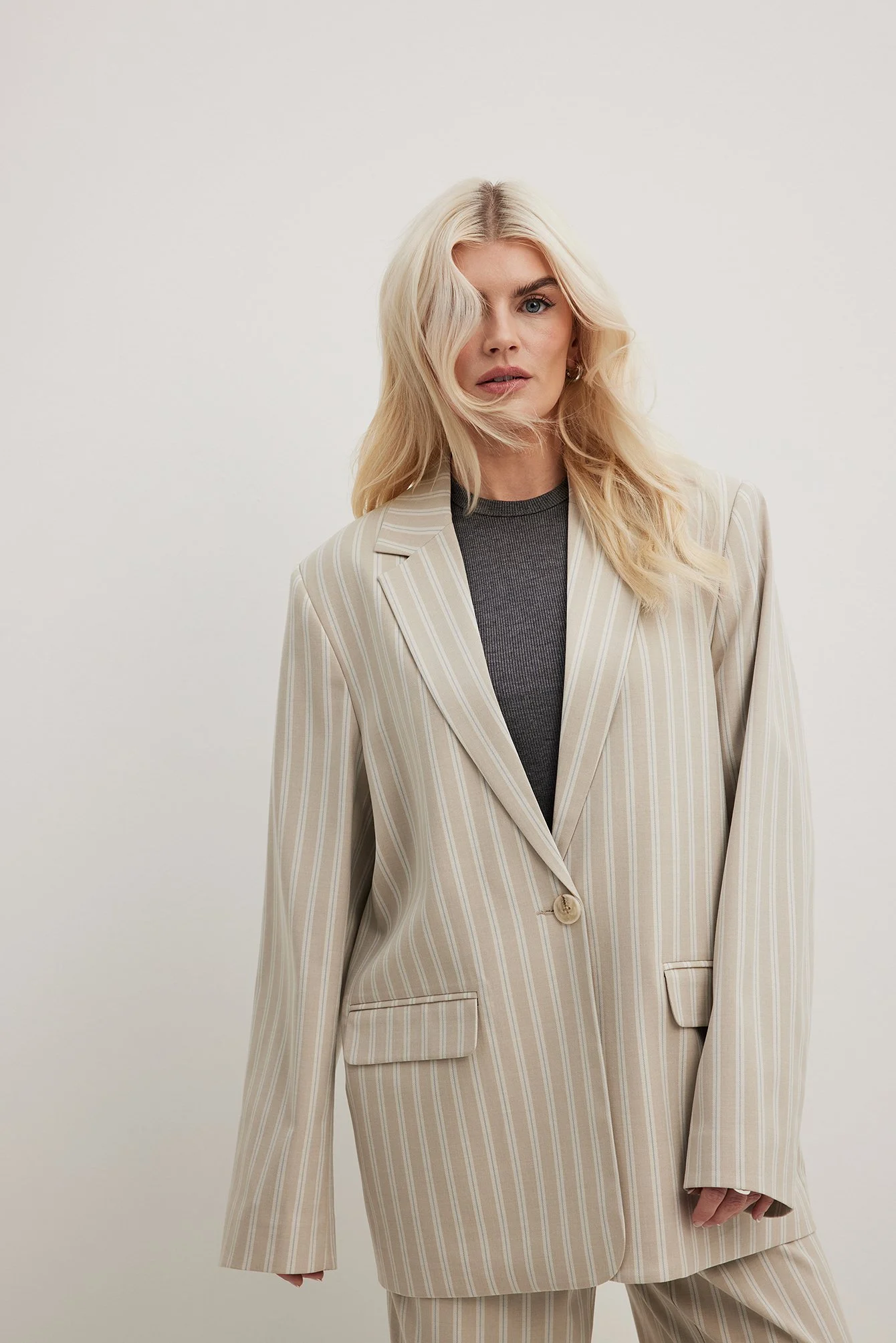 Gestreifter Blazer mit gerader Passform