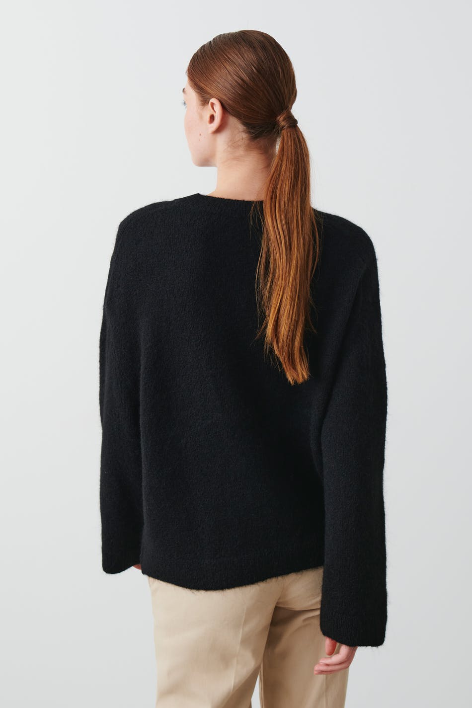 Crew neck knitted sweater